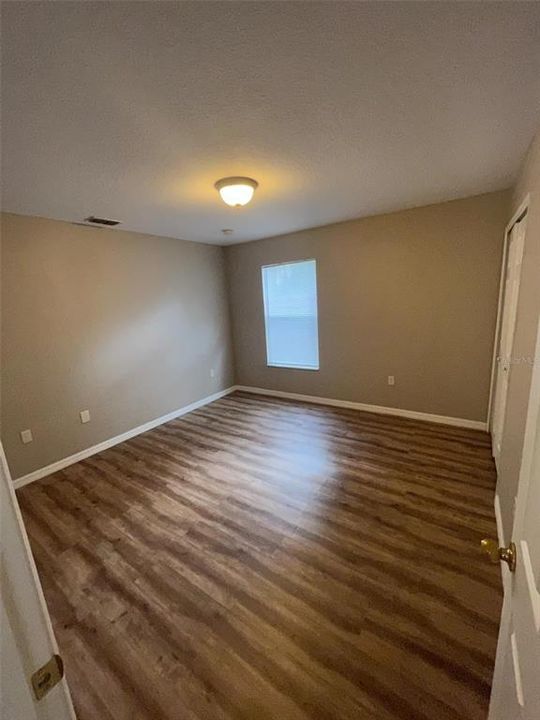 For Rent: $2,495 (5 beds, 2 baths, 2901 Square Feet)