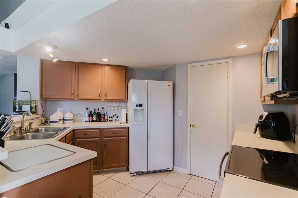 For Sale: $369,990 (2 beds, 2 baths, 1448 Square Feet)