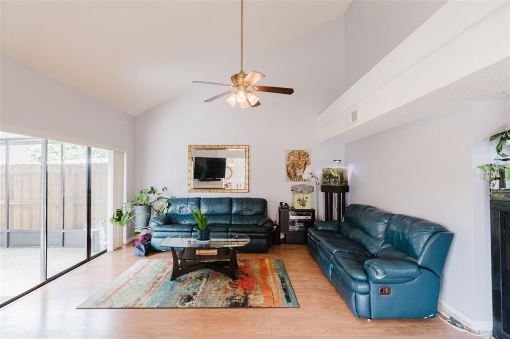 For Sale: $369,990 (2 beds, 2 baths, 1448 Square Feet)