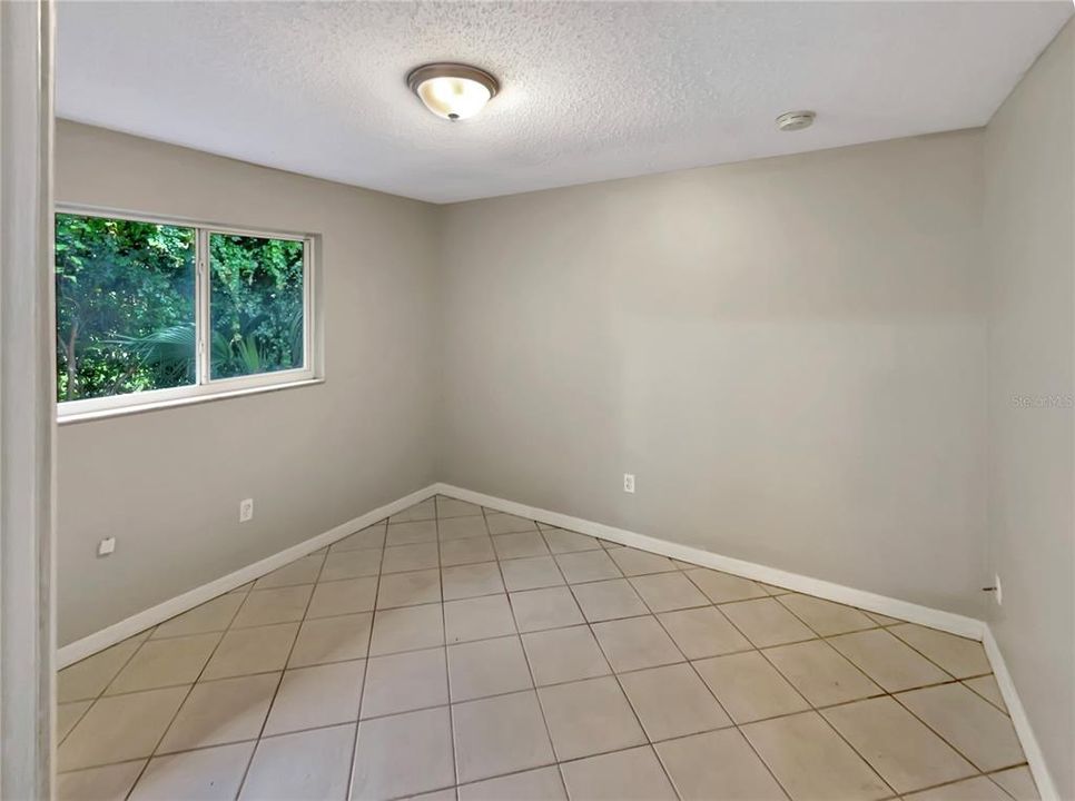 Active With Contract: $400,000 (4 beds, 2 baths, 1560 Square Feet)