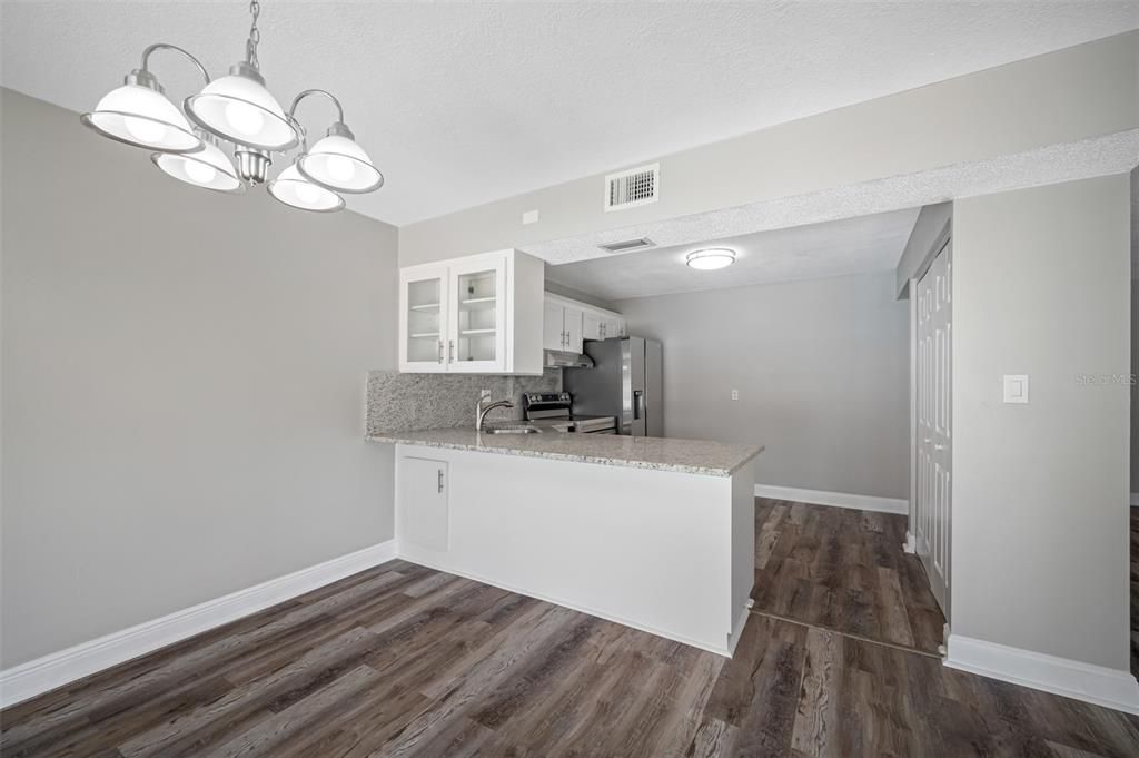 For Sale: $246,500 (2 beds, 2 baths, 1270 Square Feet)