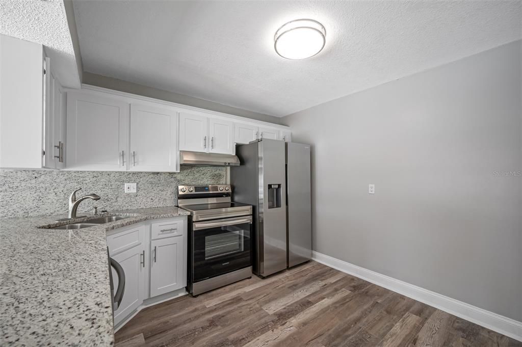 For Sale: $246,500 (2 beds, 2 baths, 1270 Square Feet)