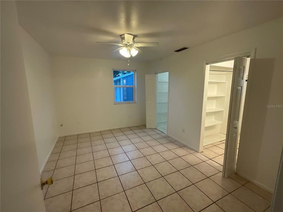 For Rent: $1,600 (2 beds, 1 baths, 700 Square Feet)