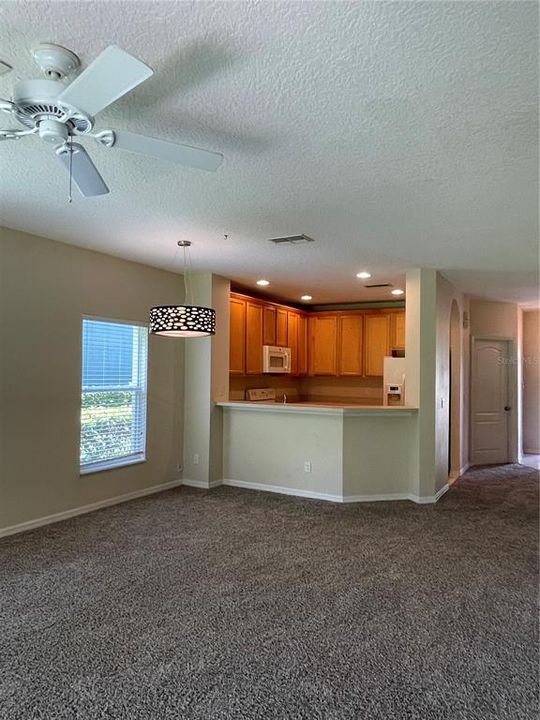 For Rent: $2,100 (3 beds, 2 baths, 1472 Square Feet)