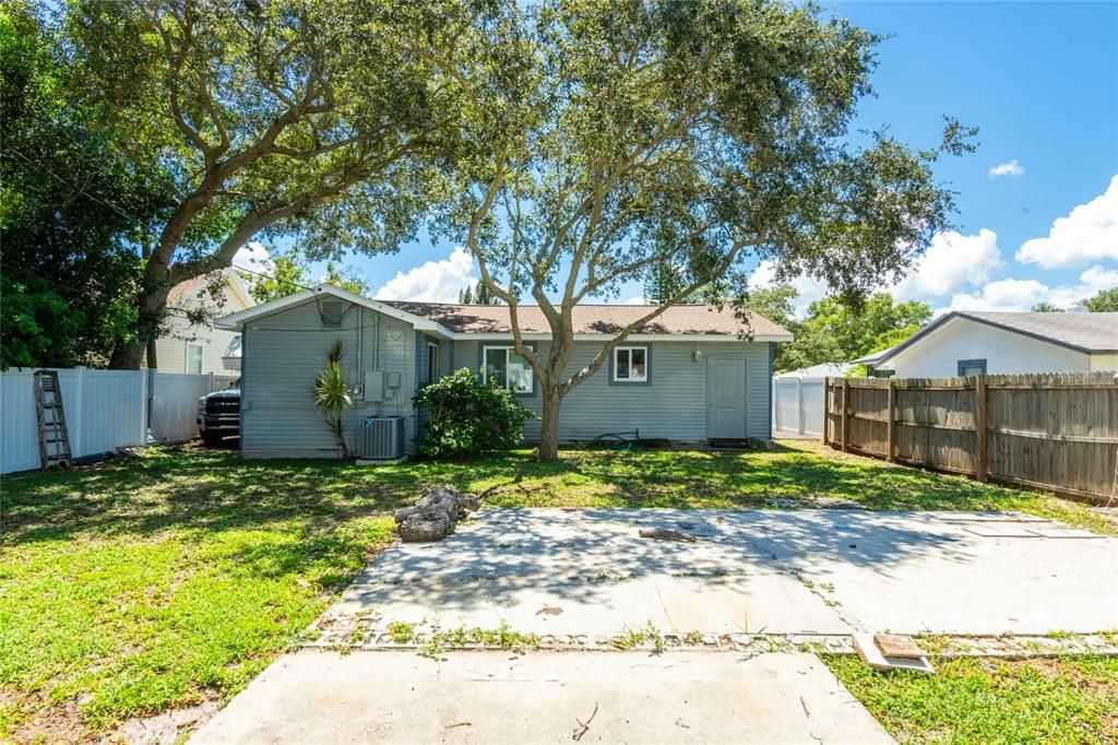 For Sale: $439,000 (3 beds, 1 baths, 1056 Square Feet)