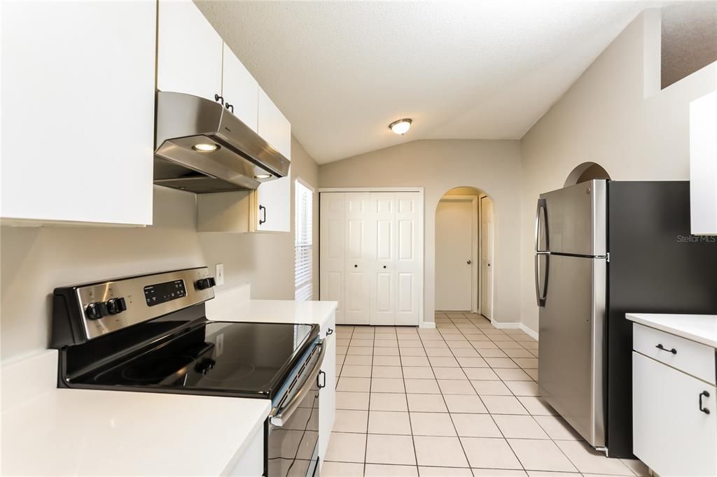 For Rent: $2,250 (3 beds, 2 baths, 1465 Square Feet)