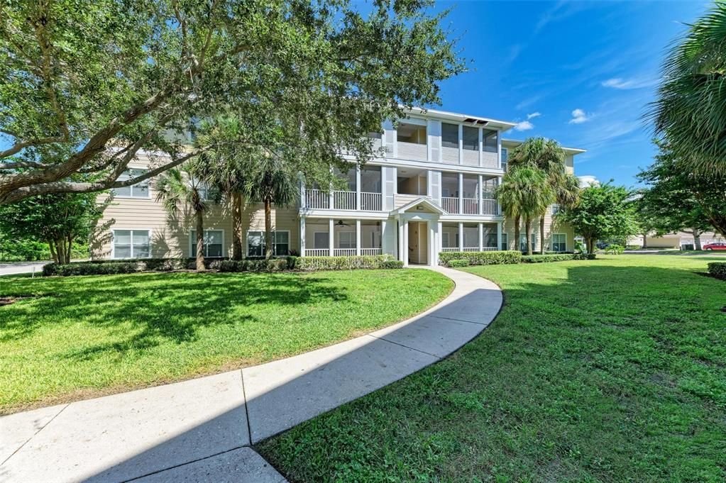 Active With Contract: $224,500 (3 beds, 2 baths, 1288 Square Feet)