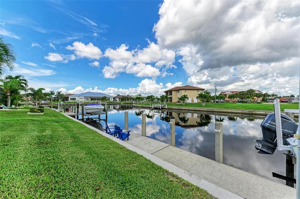 Active With Contract: $774,900 (3 beds, 2 baths, 2019 Square Feet)