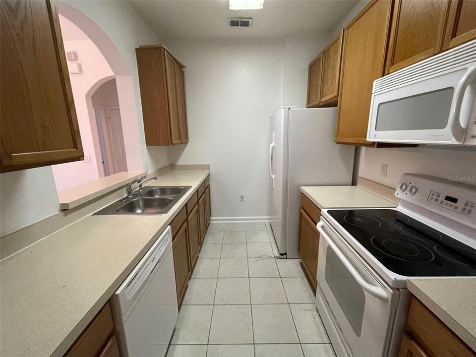 For Rent: $1,850 (2 beds, 2 baths, 1112 Square Feet)