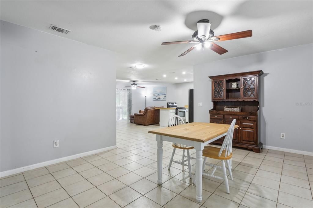 Active With Contract: $329,900 (3 beds, 2 baths, 1268 Square Feet)