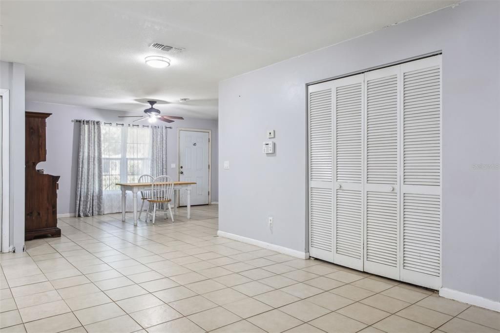 Active With Contract: $329,900 (3 beds, 2 baths, 1268 Square Feet)