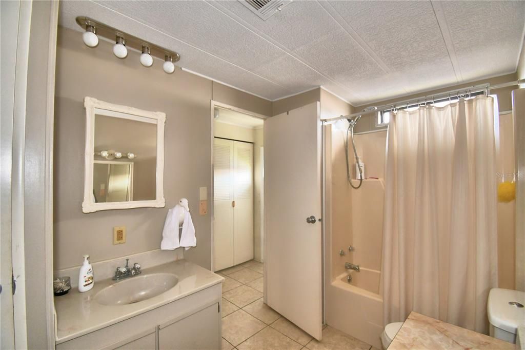 For Sale: $139,900 (2 beds, 2 baths, 1488 Square Feet)