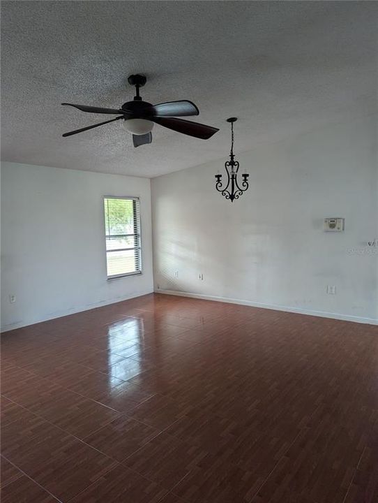 For Sale: $270,000 (3 beds, 2 baths, 1565 Square Feet)