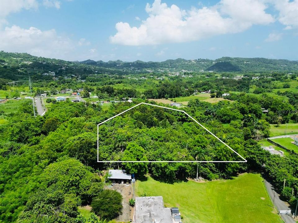 En Venta: $150,000 (3.57 acres)