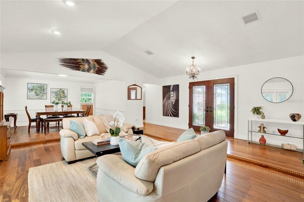 Active With Contract: $1,099,000 (4 beds, 2 baths, 2752 Square Feet)