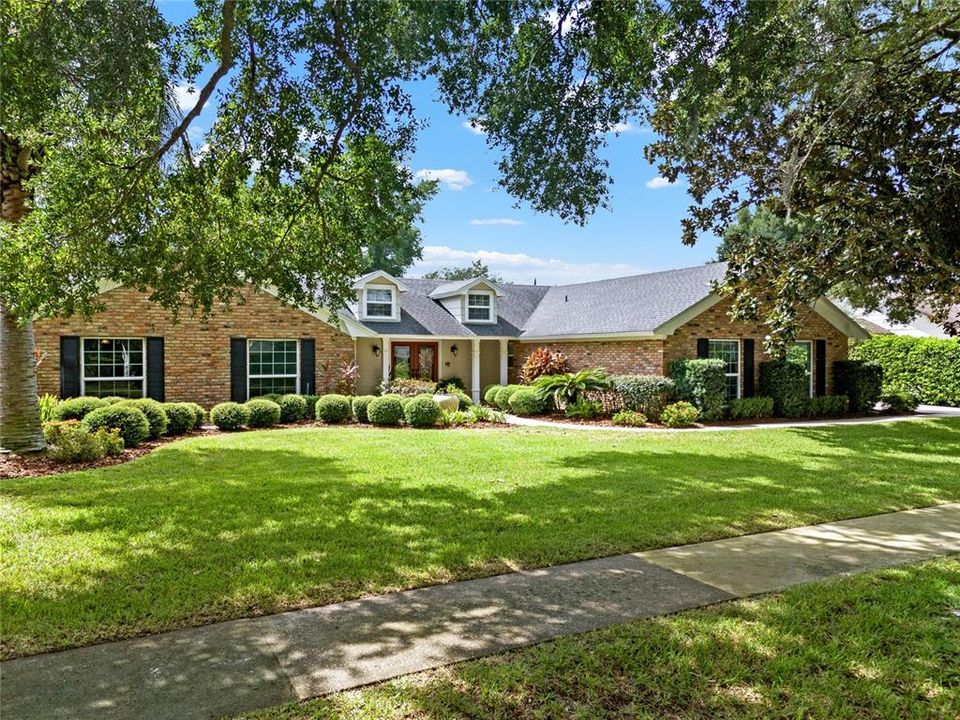 Active With Contract: $1,099,000 (4 beds, 2 baths, 2752 Square Feet)