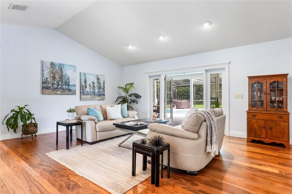 Active With Contract: $1,099,000 (4 beds, 2 baths, 2752 Square Feet)