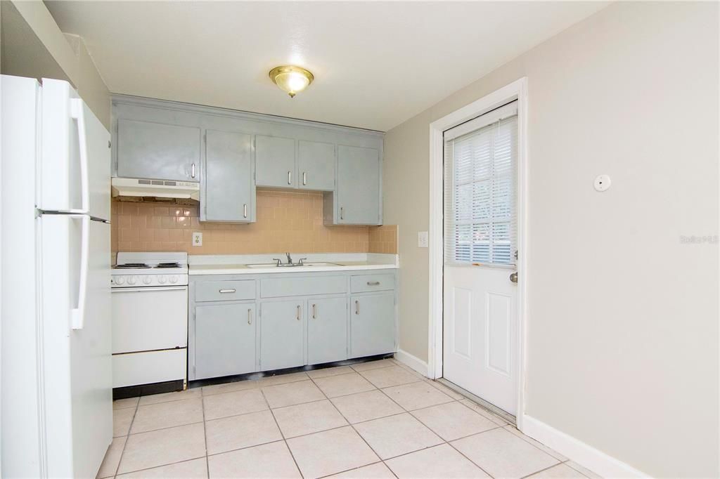 For Sale: $239,000 (2 beds, 0 baths, 1144 Square Feet)