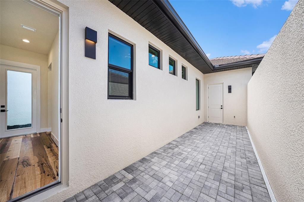 Primary  en-suite bathroom - 9276 Starry Night Avenue