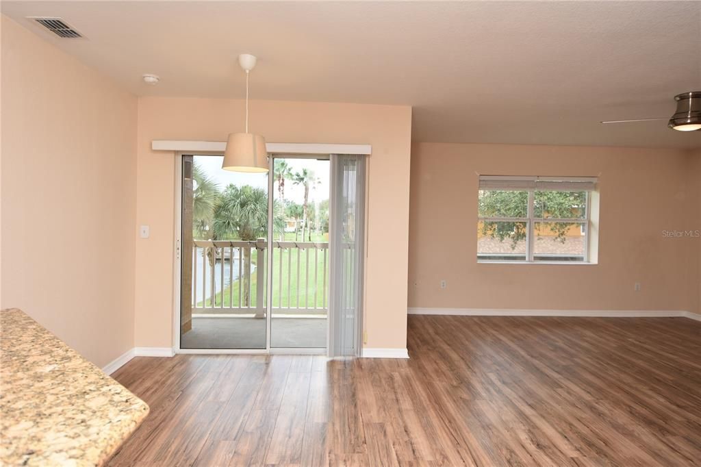 Active With Contract: $1,600 (2 beds, 2 baths, 1035 Square Feet)