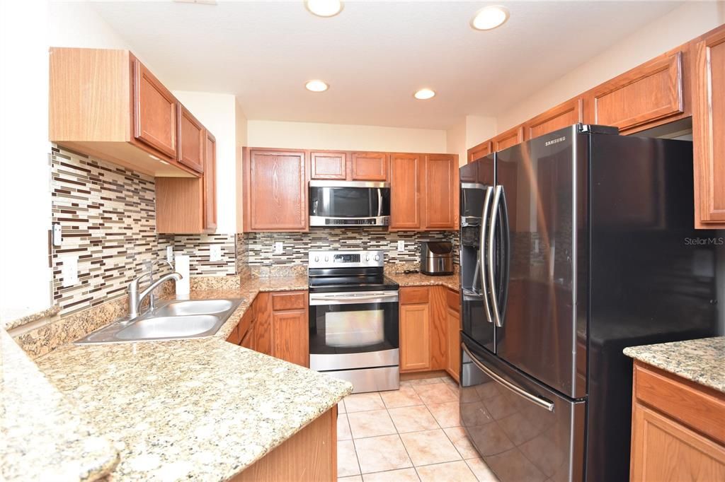 Active With Contract: $1,600 (2 beds, 2 baths, 1035 Square Feet)