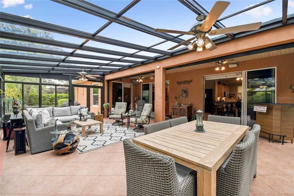 GLASS ROOFED SUNROOM UNDER AIR