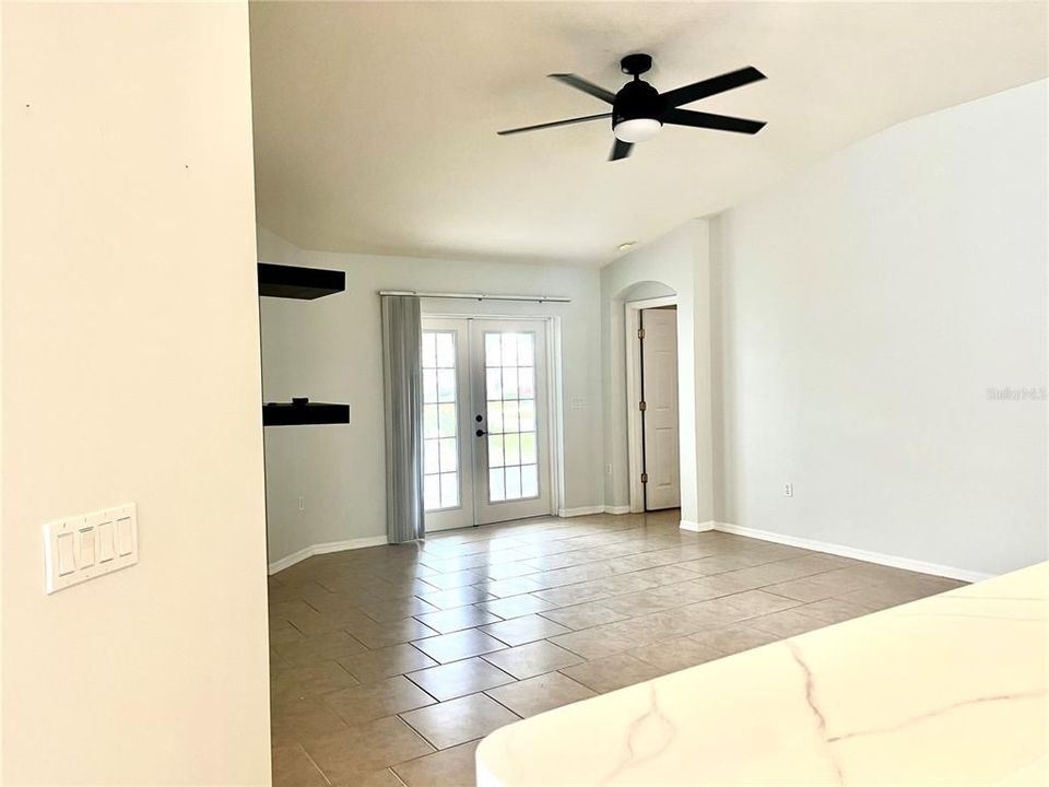 For Rent: $2,600 (3 beds, 2 baths, 1735 Square Feet)