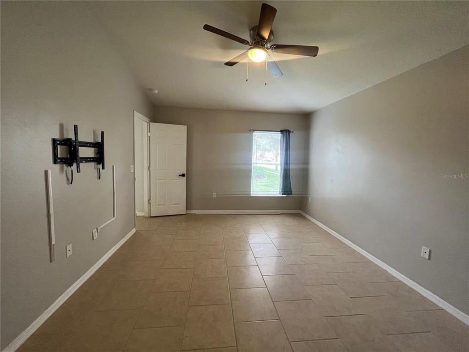 For Rent: $2,600 (3 beds, 2 baths, 1735 Square Feet)