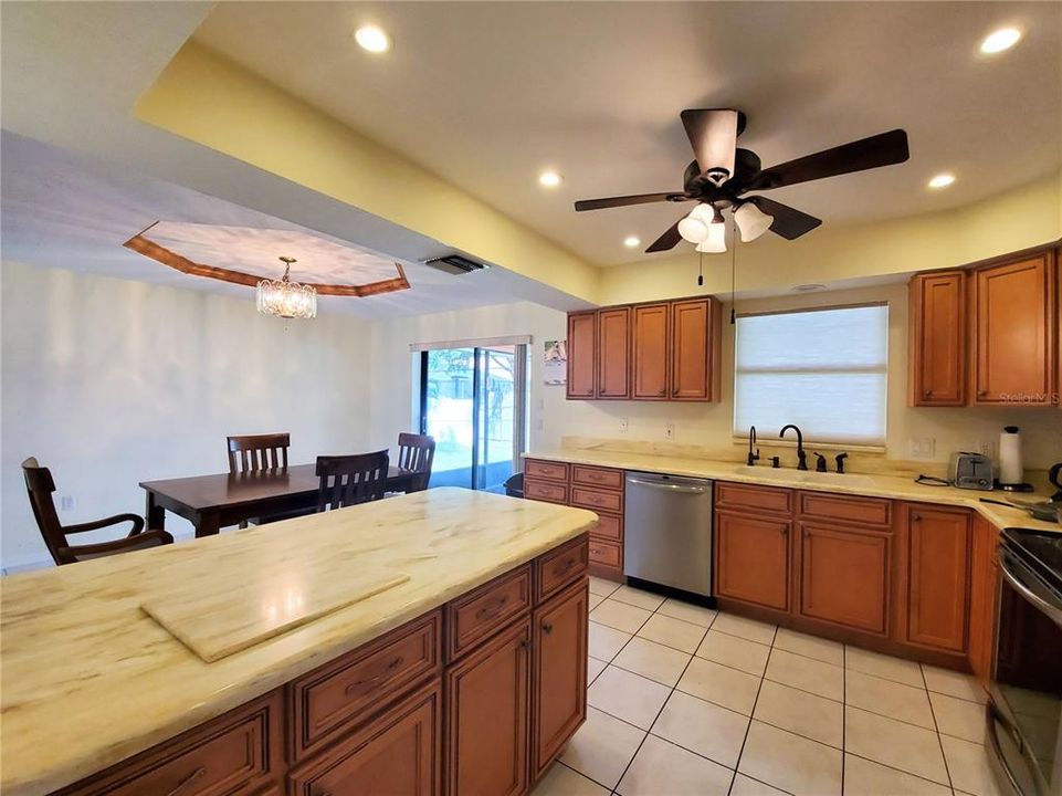 For Rent: $2,500 (3 beds, 2 baths, 1601 Square Feet)