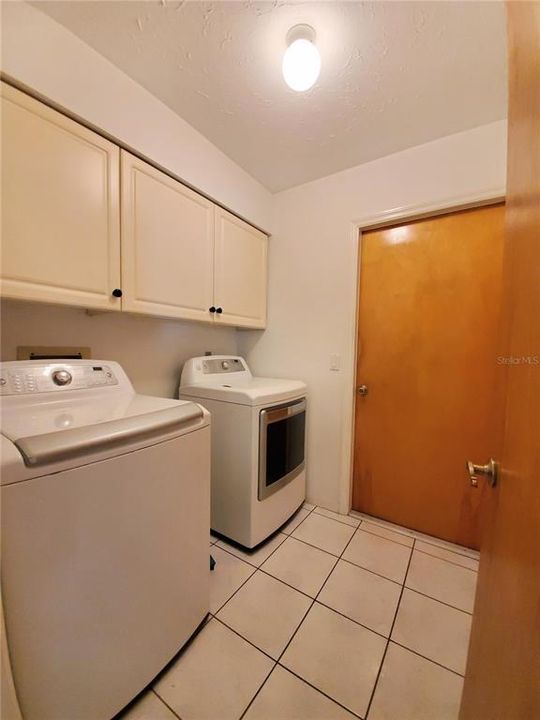 For Rent: $2,500 (3 beds, 2 baths, 1601 Square Feet)