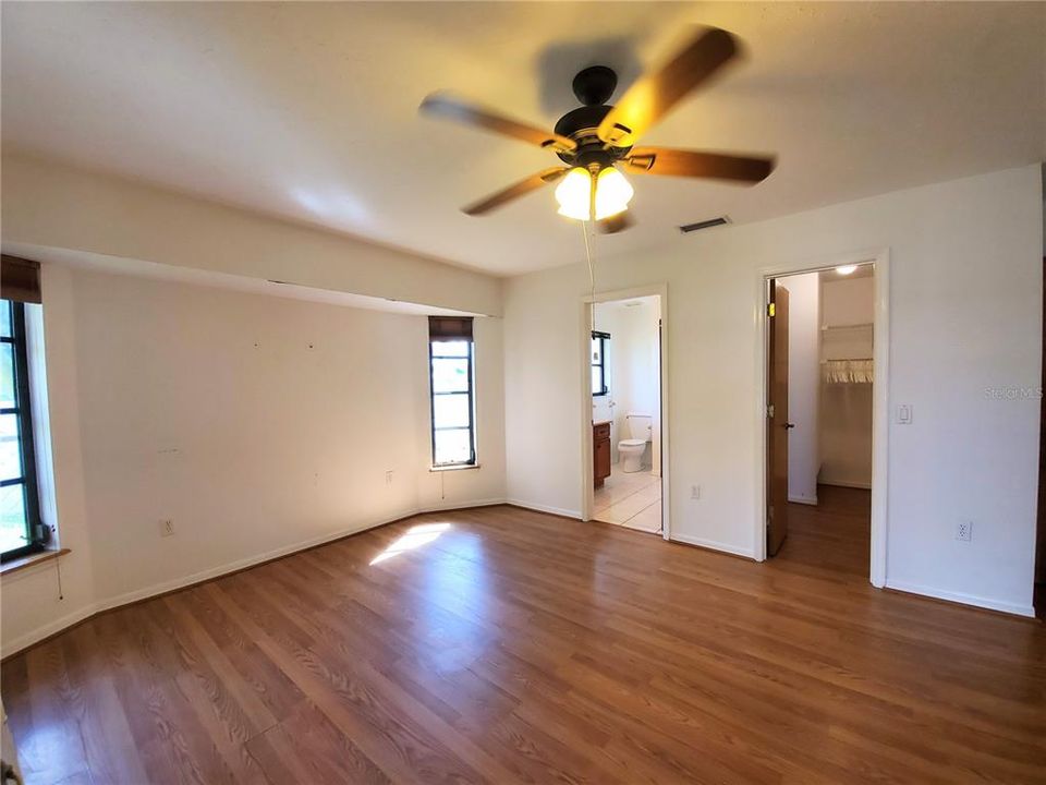 For Rent: $2,500 (3 beds, 2 baths, 1601 Square Feet)