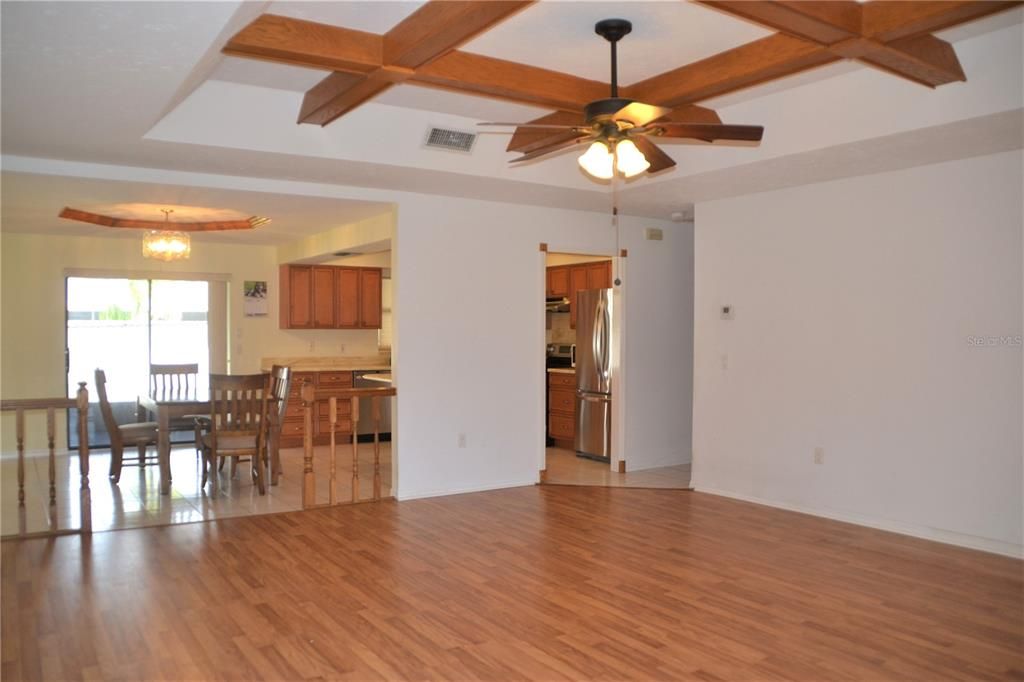 For Rent: $2,500 (3 beds, 2 baths, 1601 Square Feet)