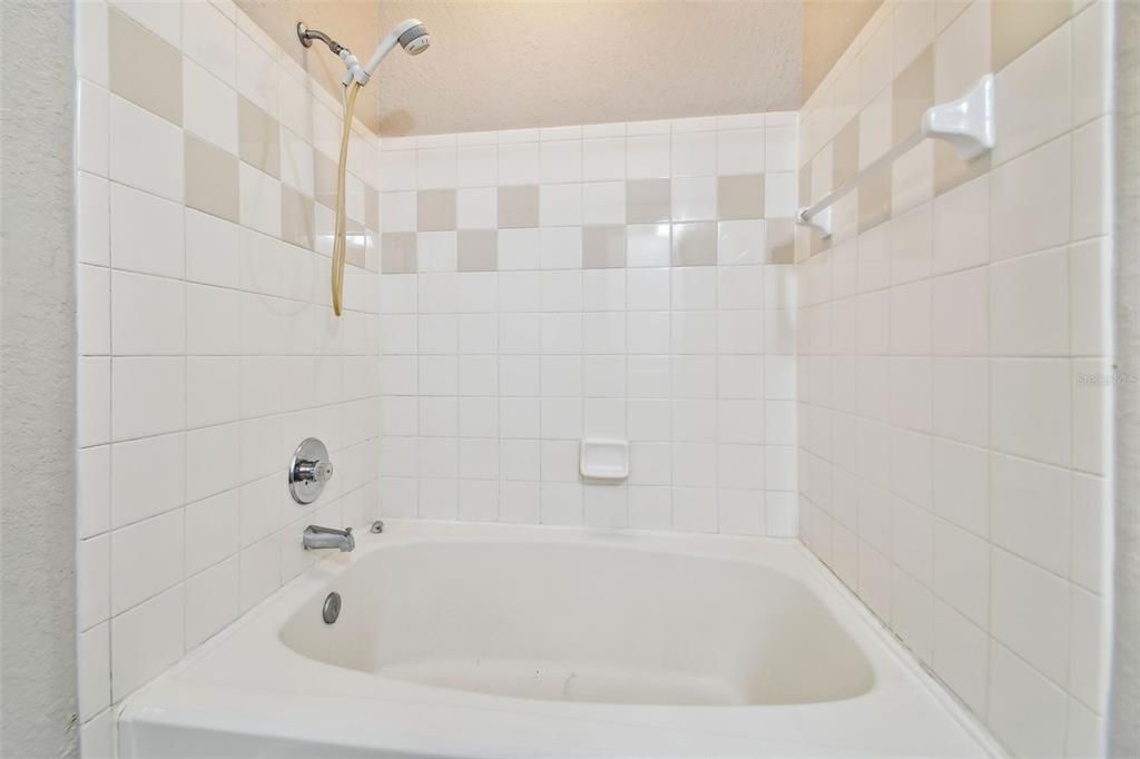 For Rent: $2,050 (2 beds, 2 baths, 1056 Square Feet)