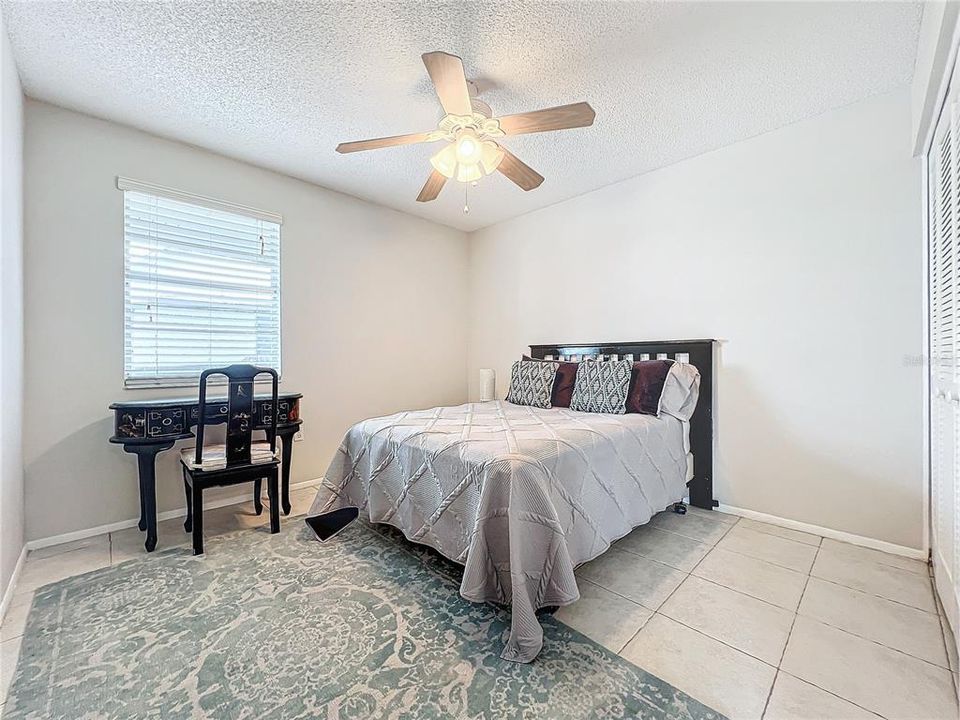 For Sale: $190,000 (2 beds, 2 baths, 912 Square Feet)