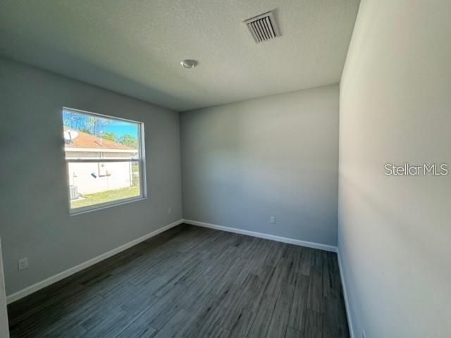 For Rent: $2,350 (3 beds, 2 baths, 1560 Square Feet)