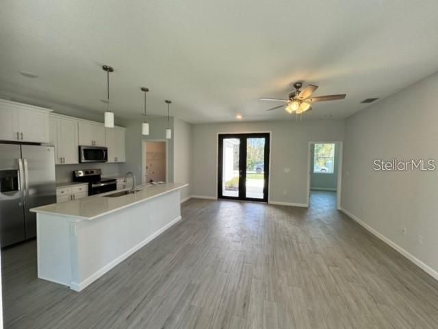 For Rent: $2,350 (3 beds, 2 baths, 1560 Square Feet)