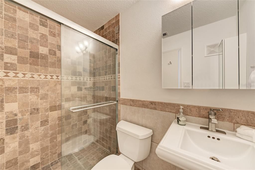 For Sale: $389,000 (1 beds, 1 baths, 544 Square Feet)