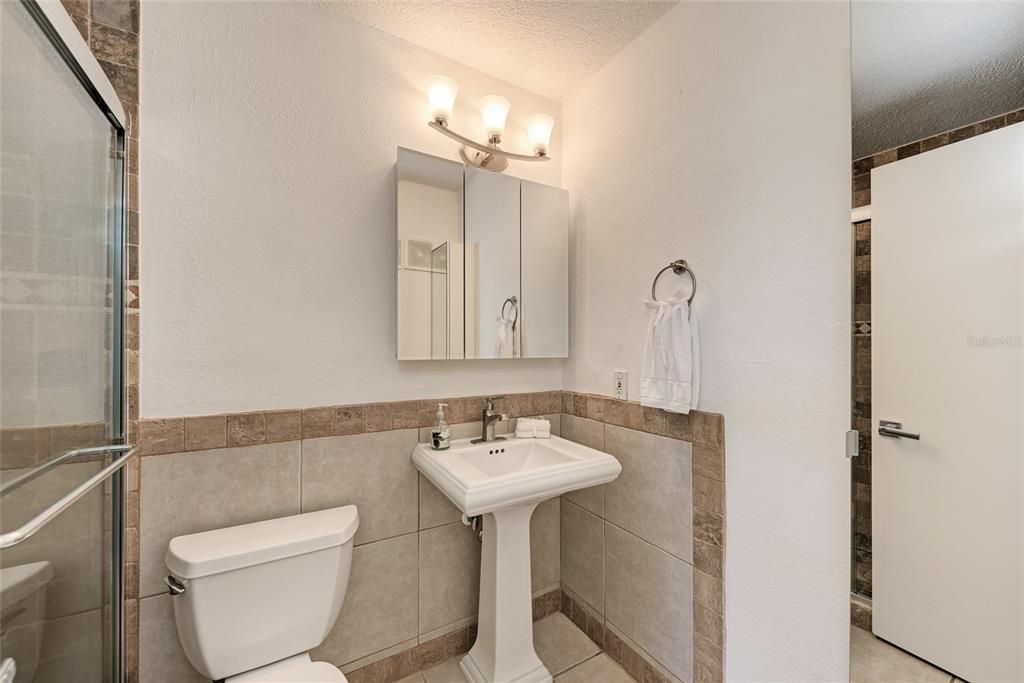 For Sale: $389,000 (1 beds, 1 baths, 544 Square Feet)