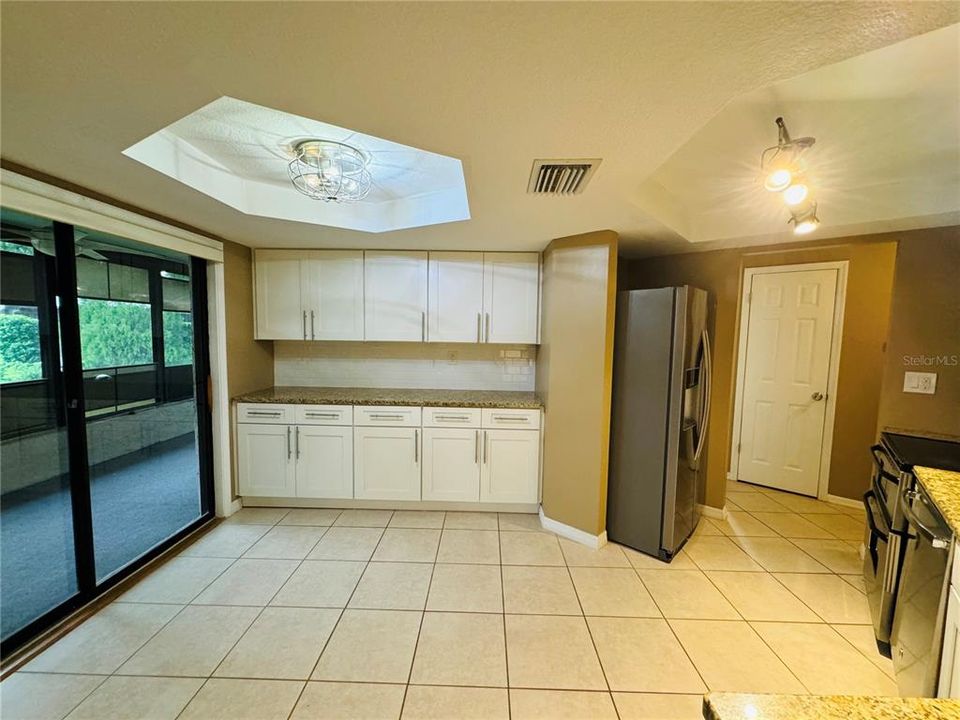 For Rent: $2,100 (3 beds, 2 baths, 1553 Square Feet)