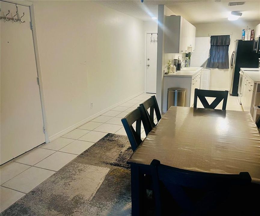 For Sale: $135,900 (1 beds, 1 baths, 774 Square Feet)