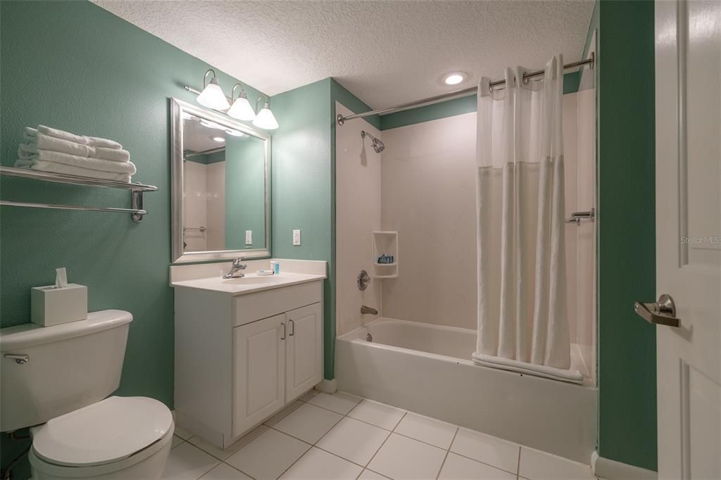 Bathroom 2 with Garden Tub.