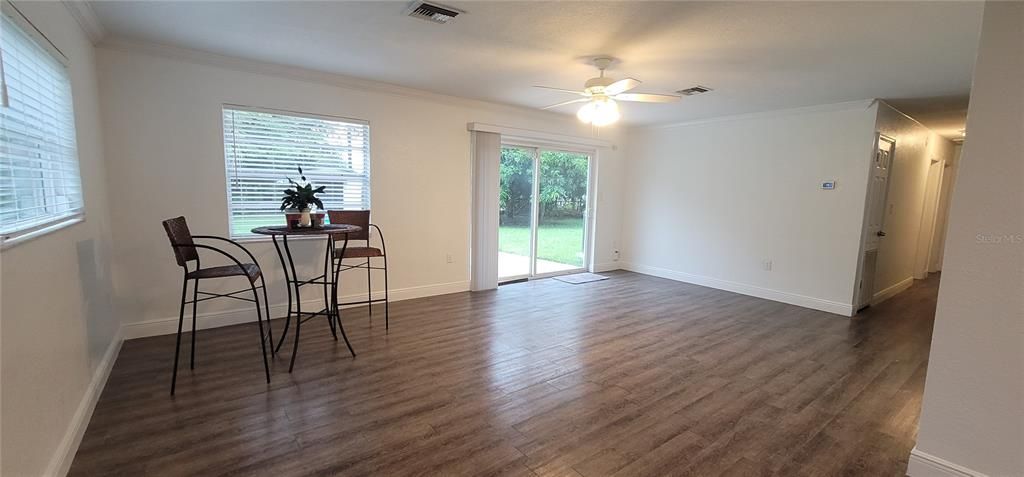 For Rent: $2,450 (3 beds, 2 baths, 1874 Square Feet)