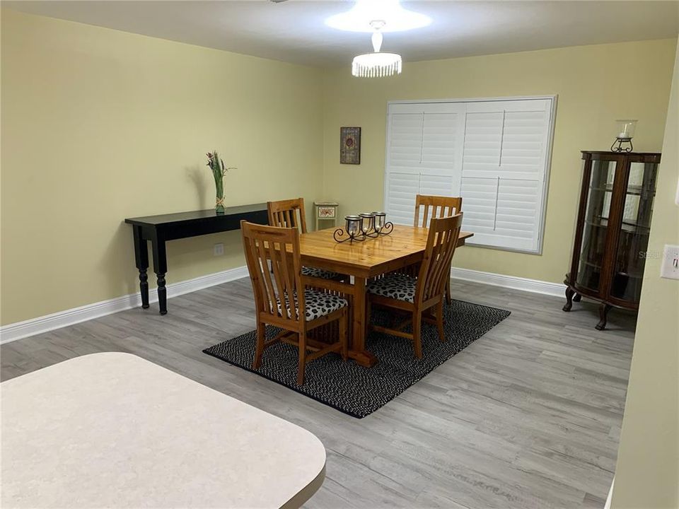 SPACIOUS DINING ROOM