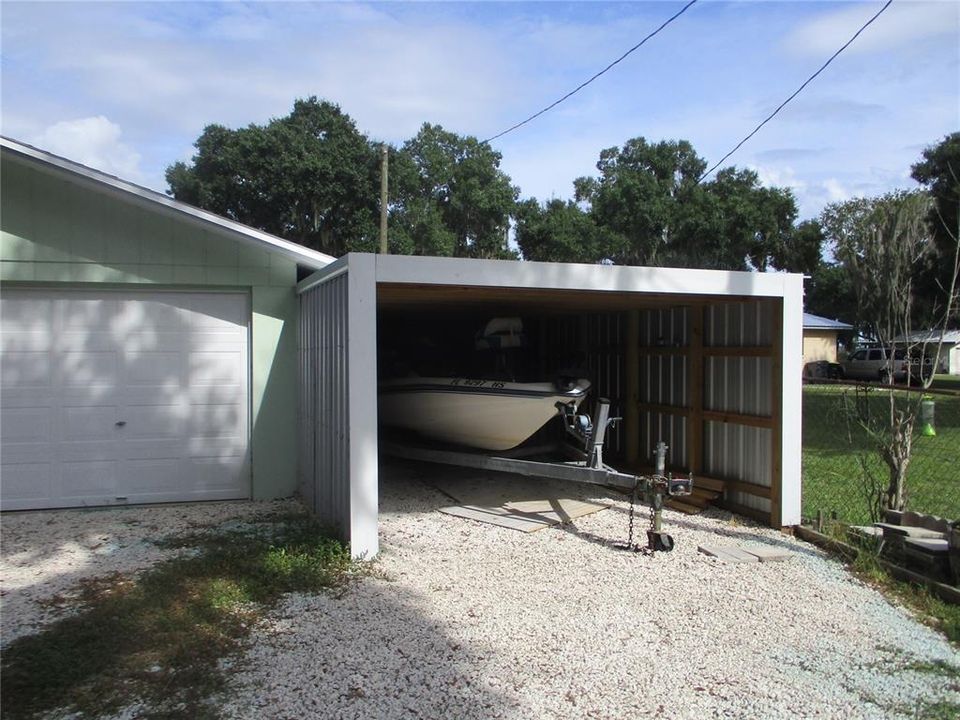 BOAT CARPORT