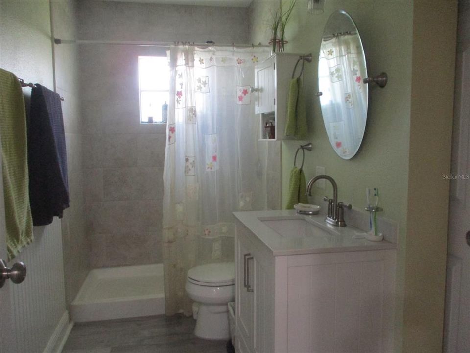 BATHROOM 1