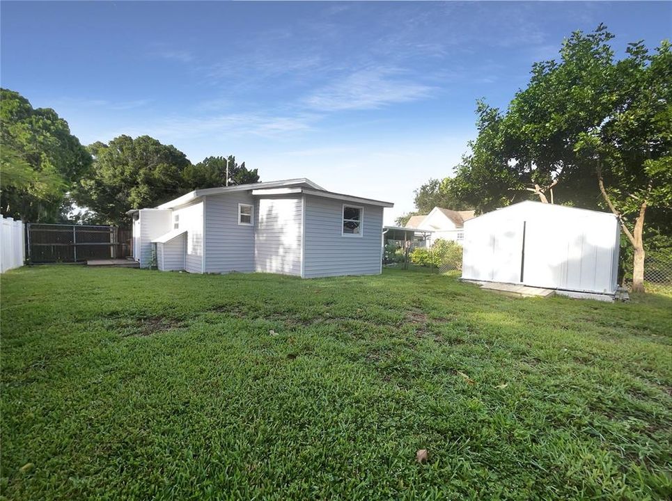 For Sale: $243,000 (2 beds, 1 baths, 766 Square Feet)