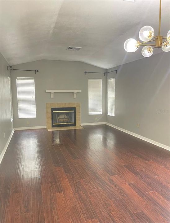 For Rent: $2,500 (4 beds, 2 baths, 1773 Square Feet)