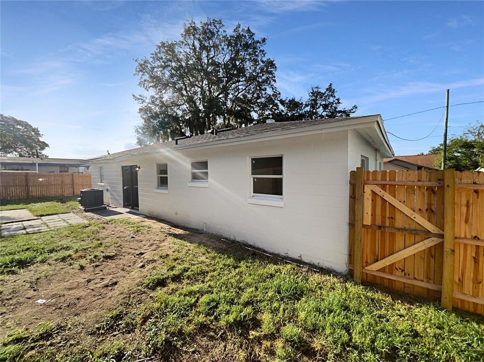 Active With Contract: $311,000 (4 beds, 2 baths, 1346 Square Feet)