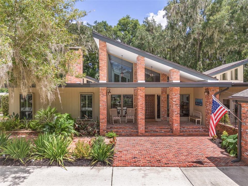 Mid-Century Modern Home designed by architect Angus Andre McRae.