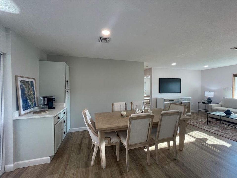 For Sale: $499,900 (3 beds, 2 baths, 1547 Square Feet)